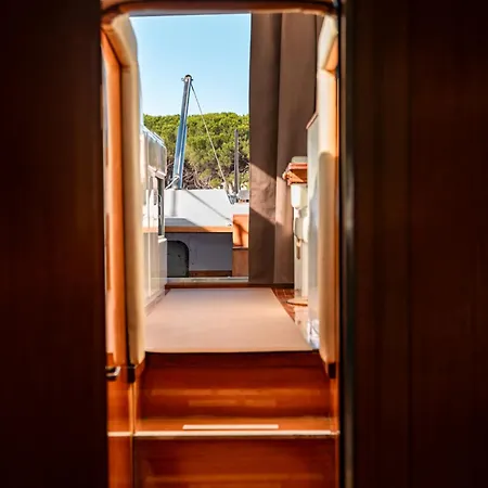 Bali House Boat * SantʼAntìoco