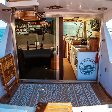 Bali House Boat * SantʼAntìoco