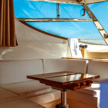 Úszó hotel Bali House Boat *